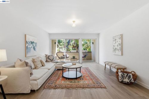 100-955 Shorepoint Ct, Alameda, CA, 94501-5865 | Card Image