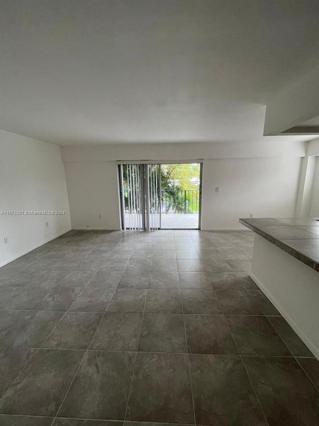 APT-205 - 16508 Ne 26 Th Ave, Condo with 2 bedrooms, 2 bathrooms and null parking in North Miami Beach FL | Image 15