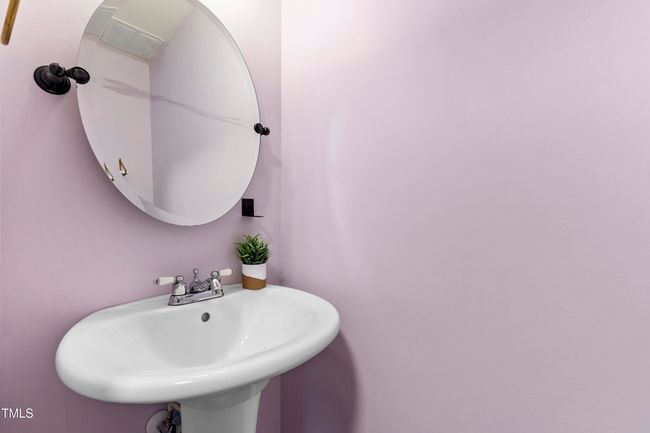 Powder Room | Image 25