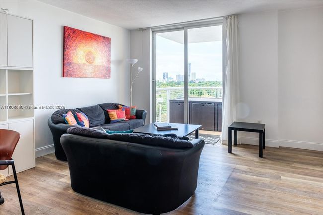 APT-710 - 900 Sw 8 Th St, Condo with 1 bedrooms, 1 bathrooms and null parking in Miami FL | Image 4
