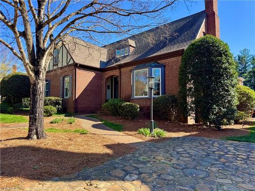 104 Westhaven Cir, Winston Salem, NC, 27104-1855 | Card Image