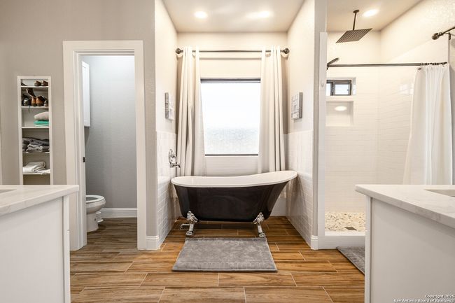 177 E Short Meadow Dr, House other with 4 bedrooms, 4 bathrooms and null parking in Lytle TX | Image 17