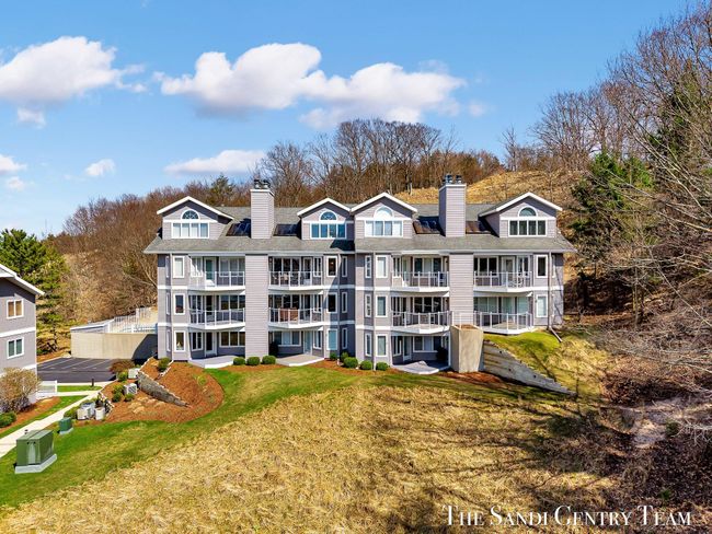 UNIT-21 - 810 S Harbor Dr, Condo with 3 bedrooms, 3 bathrooms and null parking in Grand Haven MI | Image 61