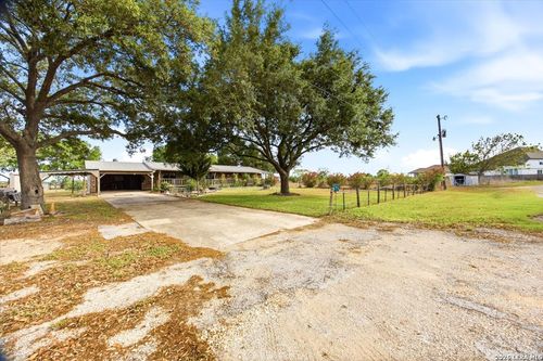 176 Golden Mdw, Cibolo, TX, 78108-3924 | Card Image