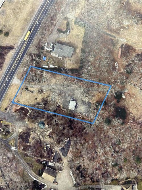 586 S County Trl, Exeter, RI, 02822-3401 | Card Image