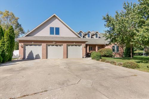 3002 Neaves Dr, Bloomington, IL, 61704-8686 | Card Image