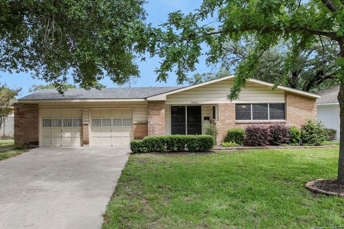 9526 Vogue Ln, Houston, TX, 77080-5328 | Card Image