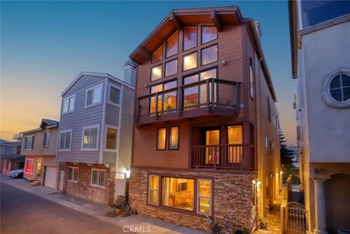 6 S Surfside Ave, Surfside, CA, 90743 | Card Image