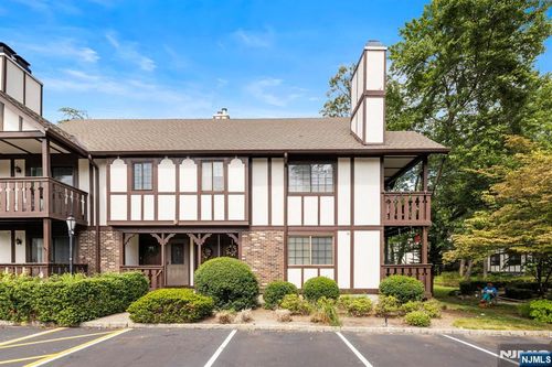 1612 Faulkner Ct, Mahwah, NJ, 07430-3488 | Card Image