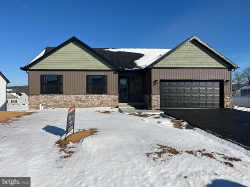 10059 Pendleton Ave, Waynesboro, PA, 17268-4011 | Card Image