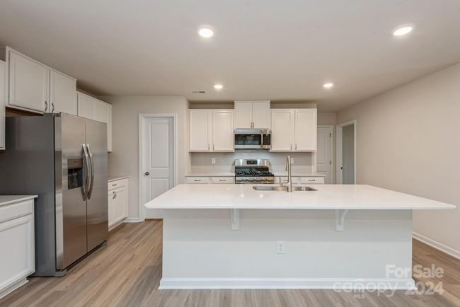 Kitchen | Image 7