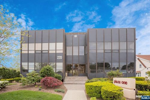 220 Kinderkamack Rd, Westwood, NJ, 07675-3601 | Card Image