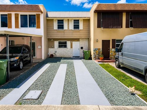 1720 W 75th St, Hialeah, FL, 33014-3736 | Card Image