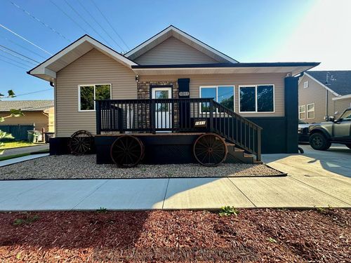 1011 W 4th St, Hastings, NE, 68901-5068 | Card Image