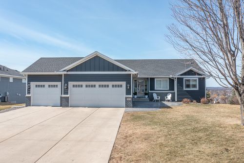 932 Farmers Ridge Trl, Belle Plaine, MN, 56011-9365 | Card Image