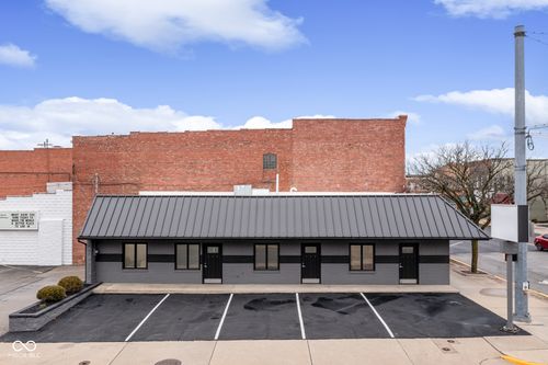 124 S Chestnut St, Seymour, IN, 47274-2302 | Card Image