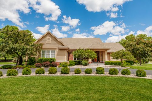19710 Avondale Dr, Brookfield, WI, 53045-3775 | Card Image