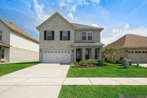 837 Elliston Dr, Gonzales, LA, 70737-8267 | Card Image