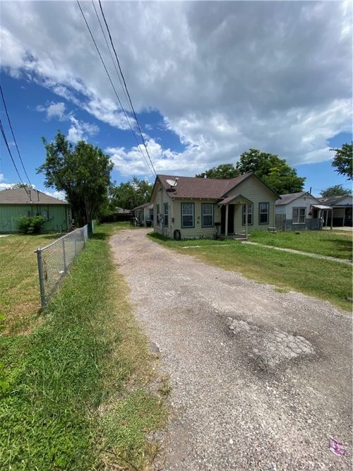 b-238 Watson St, Corpus Christi, TX, 78415-4336 | Card Image