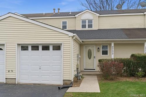 2733 Schleigel Blvd, Amityville, NY, 11701-1349 | Card Image