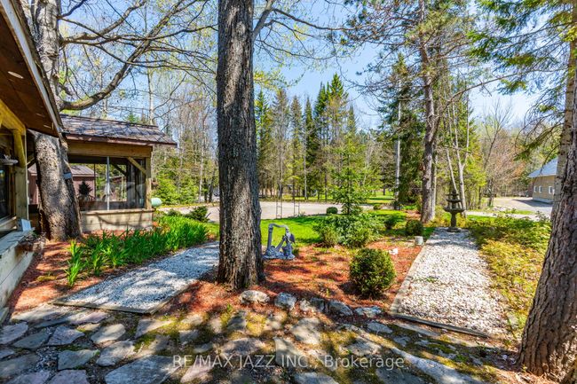 1092 Briscoe Dr, House other with 3 bedrooms, 2 bathrooms and 6 parking in Algonquin Highlands ON | Image 5