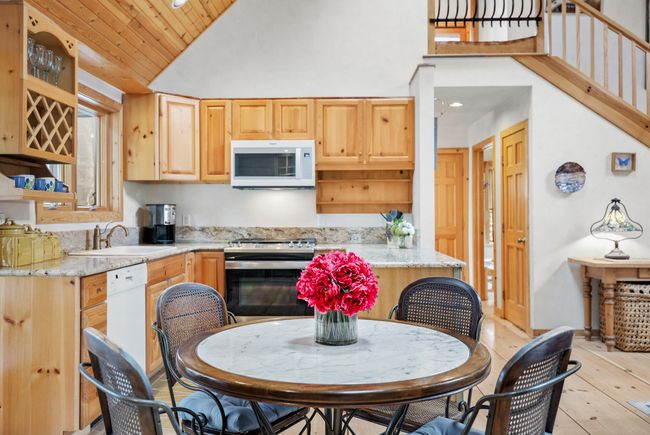 Breakfast nook | Image 6