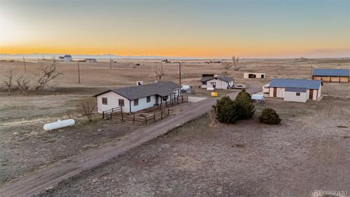 35055 E Mississippi Ave, Watkins, CO, 80137-8818 | Card Image