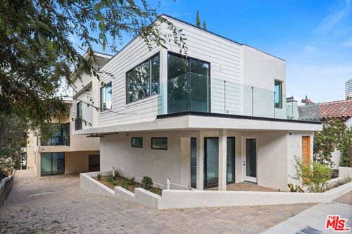 3686 Fredonia Dr, Los Angeles, CA, 90068-2130 | Card Image