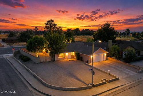 44605 Gillan Ave, Lancaster, CA, 93535 | Card Image