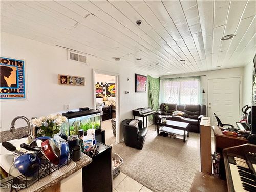 102-1381 E University Ave, Las Vegas, NV, 89119-0109 | Card Image