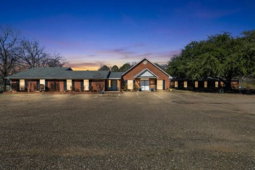 10425 Fm 134, Karnack, TX, 75661-3093 | Card Image