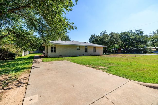 312 S Acorn St, House other with 3 bedrooms, 3 bathrooms and null parking in Fredericksburg TX | Image 33