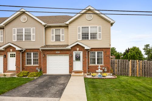 8902 Frontage Road, Justice, IL, 60458 | Card Image