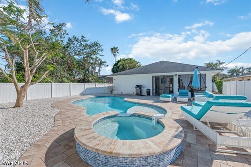 575 97th Ave N, NAPLES, FL, 34108-2286 | Card Image