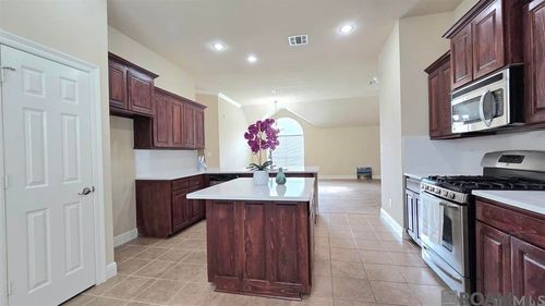 10368 Montrachet Dr, Baton Rouge, LA, 70817-7480 | Card Image