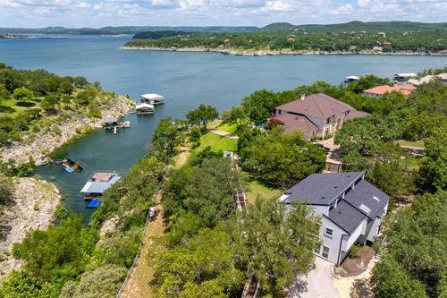7206 Comanche Trl, Austin, TX, 78732-1011 | Card Image