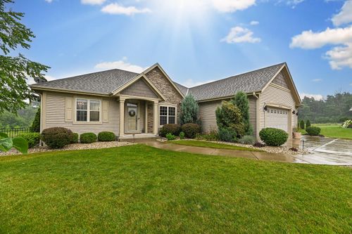 8412892 Schaefer Dr, Muskego, WI, 53150-4418 | Card Image