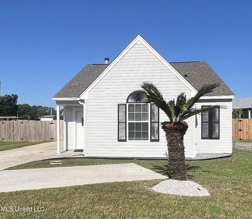 11029 Windsor Hill Dr, Diberville, MS, 39540-2325 | Card Image
