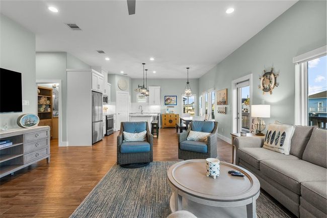 22318 Vista Del Mar, House other with 4 bedrooms, 3 bathrooms and 5 parking in Galveston TX | Image 8