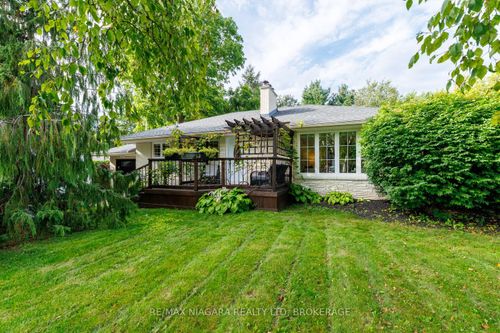 42 Strathcona Dr S, Ridgeville, ON, L0S1M0 | Card Image