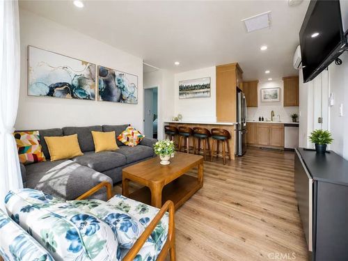 b-559 E Juanita Ave, Glendora, CA, 91740-6504 | Card Image
