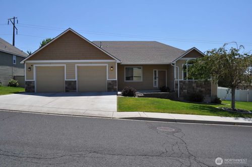 5004 Boulder Way, Yakima, WA, 98901-1615 | Card Image