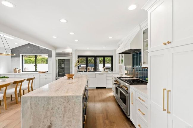 314 S Nardo Ave, House other with 5 bedrooms, 5 bathrooms and 5 parking in Solana Beach CA | Image 6