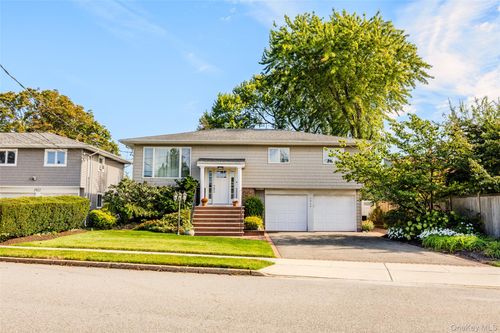 2928 Charlotte Dr, Merrick, NY, 11566-5302 | Card Image