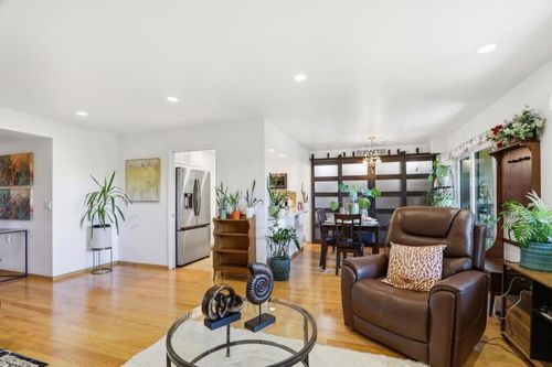 5058 Cribari Vale, San Jose, CA, 95135-1333 | Card Image