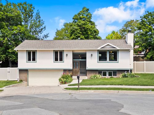 777 E Ute Cir, Murray, UT, 84107-5225 | Card Image