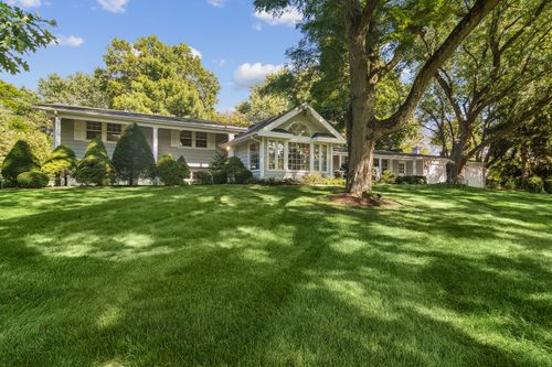 1011 Blackburn Dr, Inverness, IL, 60067-4217 | Card Image