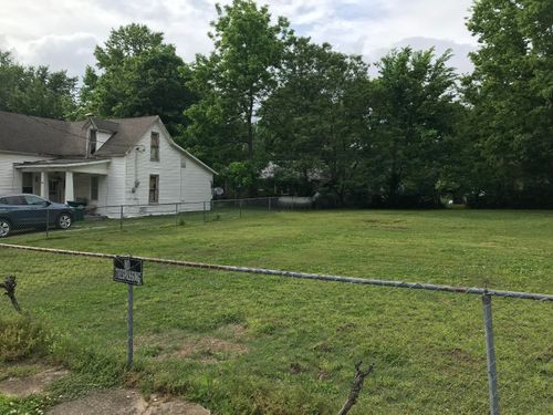 000 W Benton St, Buffalo, MO, 65622 | Card Image