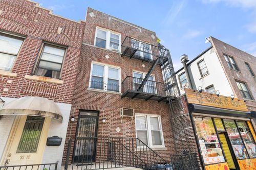 32 35th St, Astoria, NY, 11106-1147 | Card Image