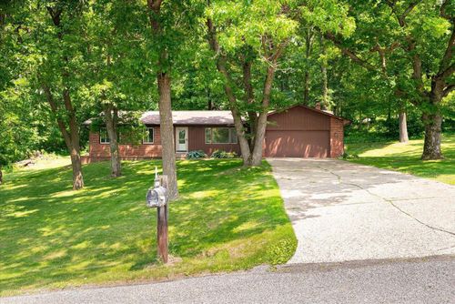 6011 Fox Chase Rd, Hokah, MN, 55941-8741 | Card Image